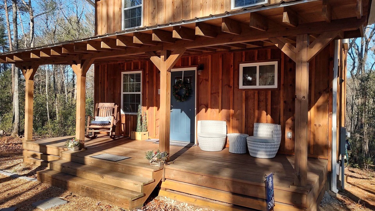 Mountain Rest Cabin | Blue Laurel is nestled in the peaceful little town of Mountain Rest, SC .
