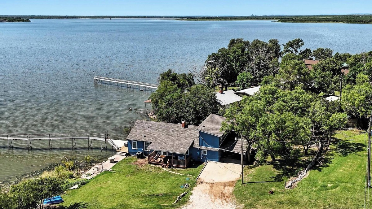 Abilene House | Blue Legacy: Where Adventure & Relaxation Collide!