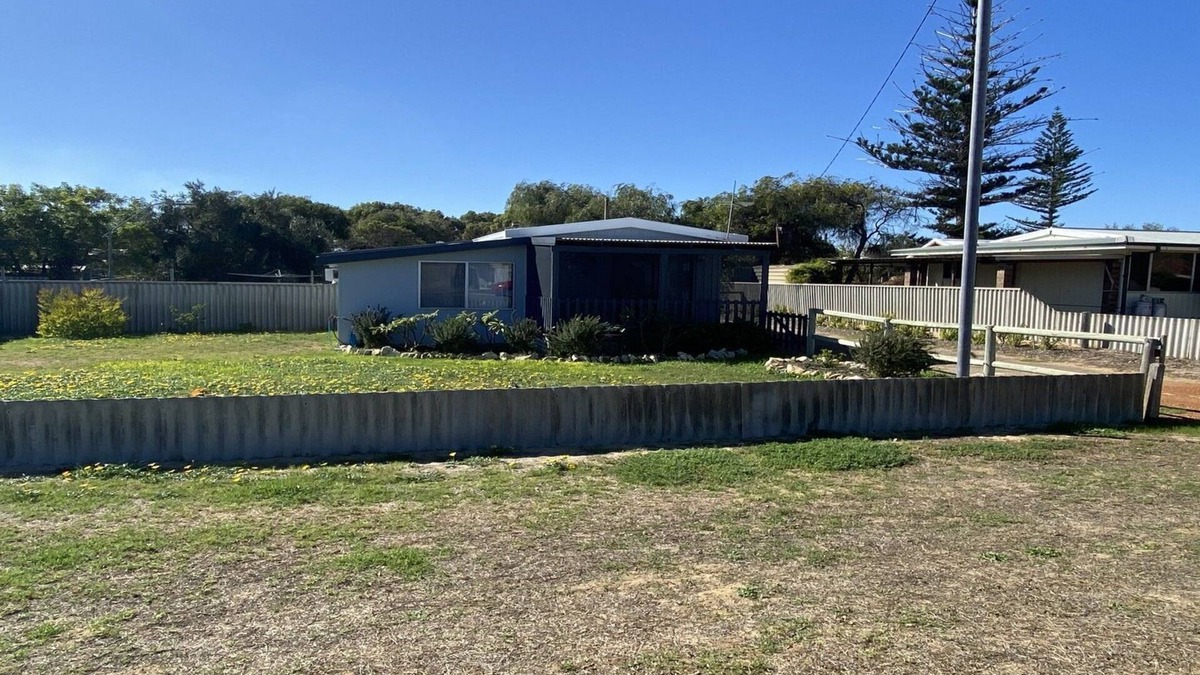 Jurien Bay House | Blue Marlin - Gorgeous beach cottage home