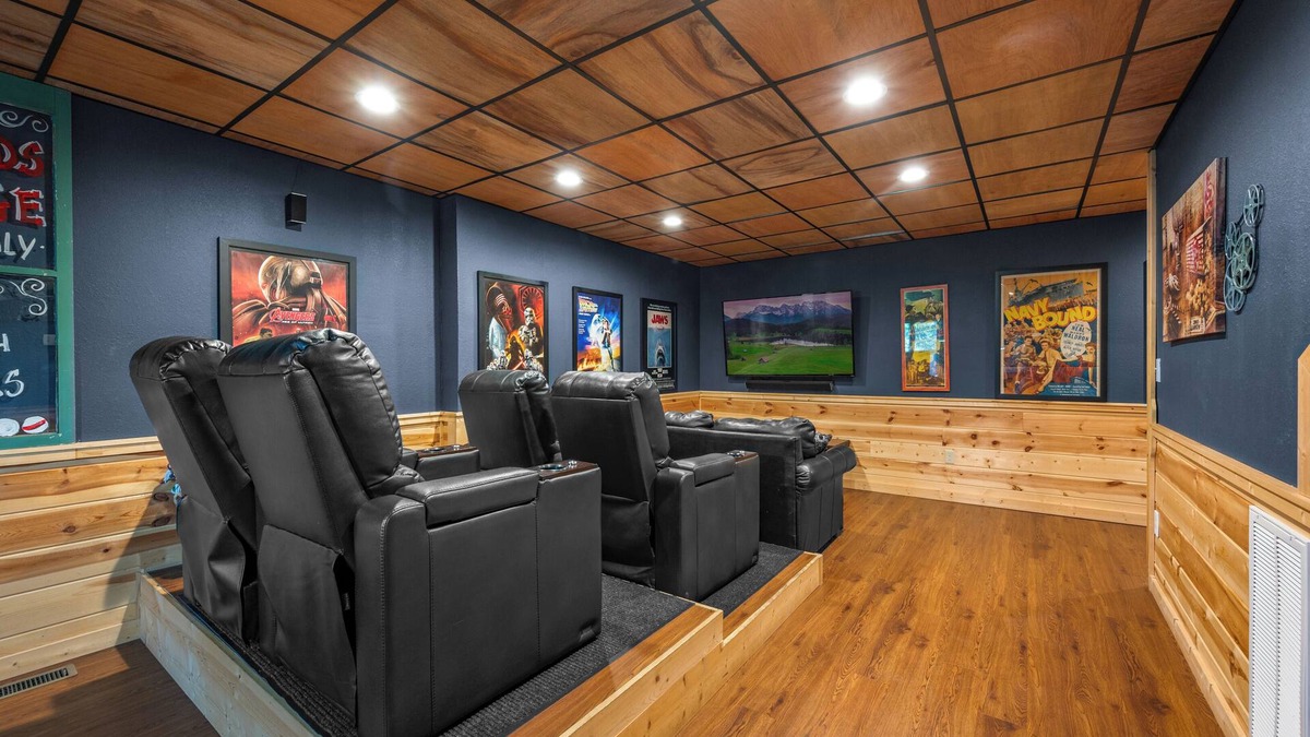 Pigeon Forge Cabin | Blue Mist - Cozy Family Cabin - Close to all attractions!