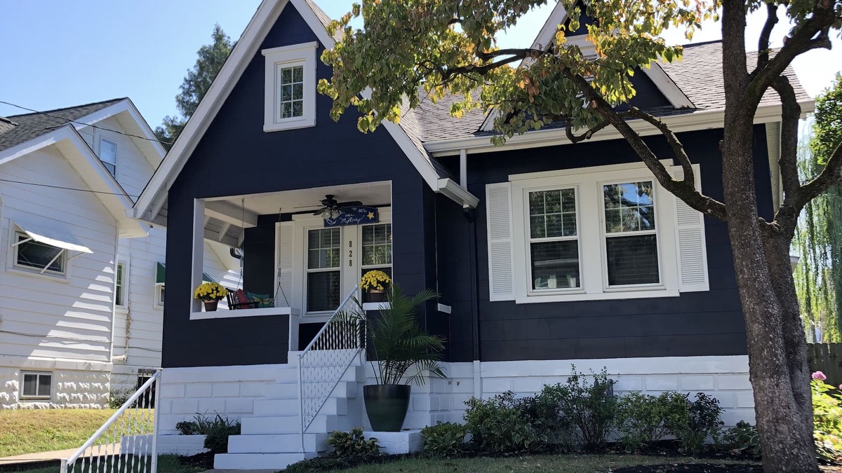 Parkway Village House | Blue Moon Over My Amy