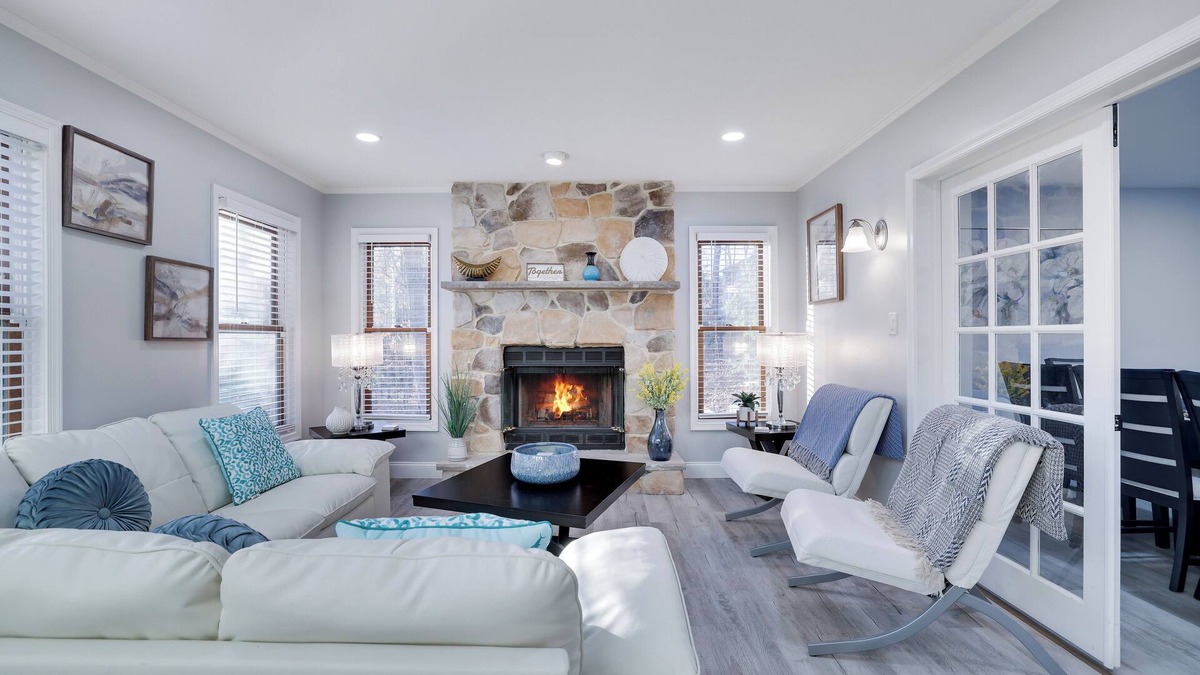 East Stroudsburg House | Blue Mountain Lake Retreat: Pool, Hot Tub, Lake