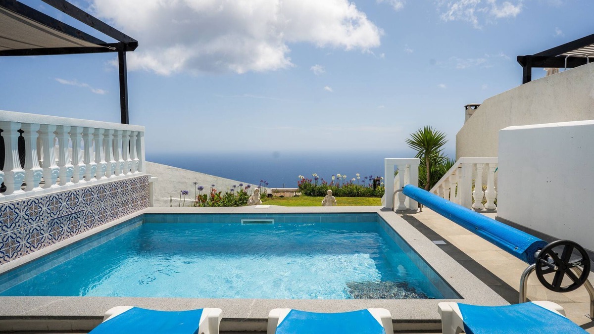 Faja da Ovelha House | Blue Ocean Cottage. Private Heated Pool, Magnificent ocean view. Quiet location.