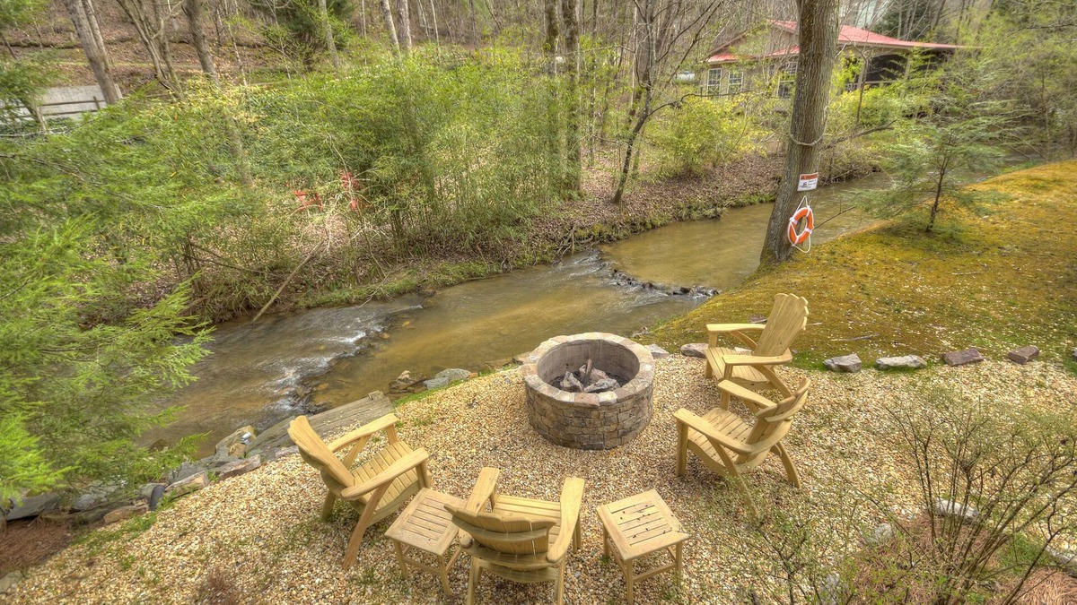 Blue Ridge Cabin | Blue Ridge Cabin 5 Minutes from Marina & Town