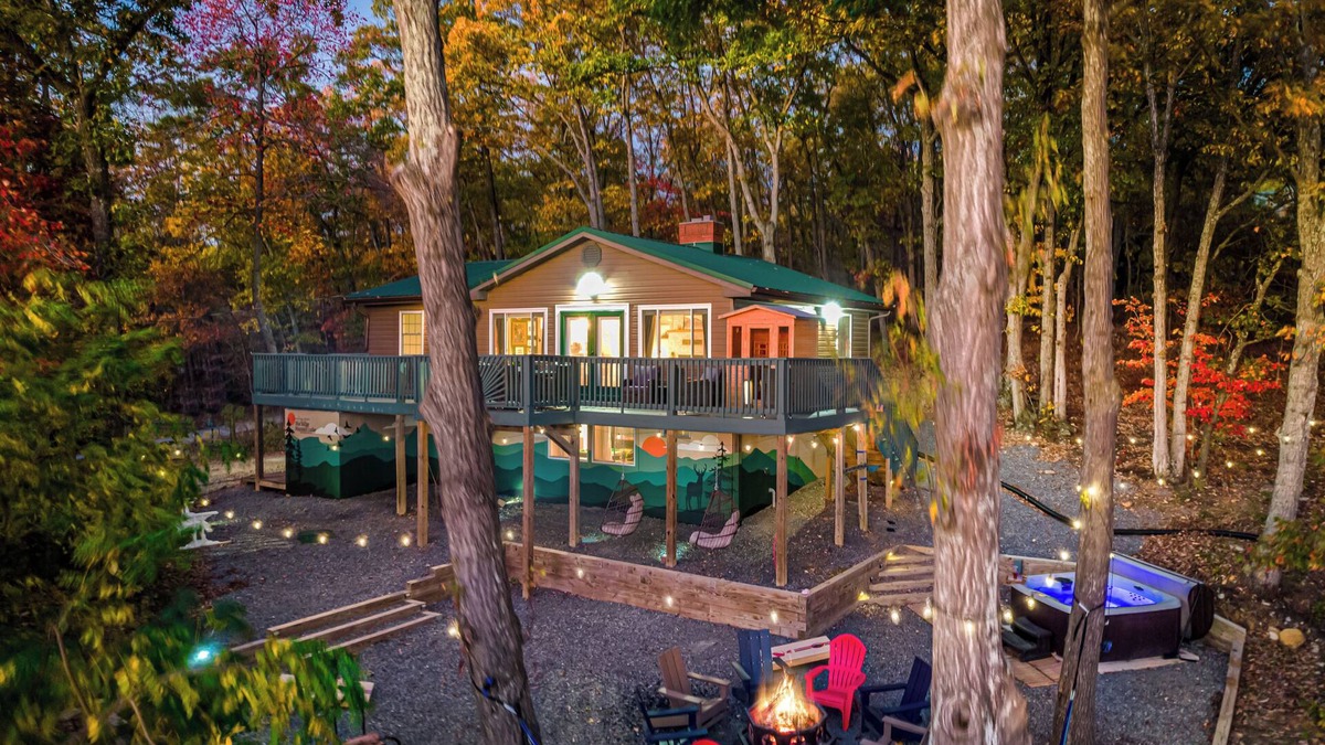 Shenandoah Cabin | Blue Ridge Lodge - Mtn View/Hot tub/Sauna/Game Room/Fire Pit