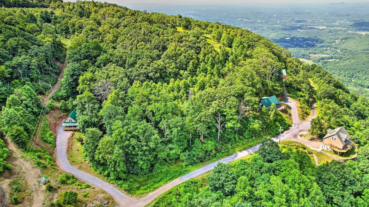 Fancy Gap Cabin | Blue Ridge Mountain Views - Fancy Gap Cabin