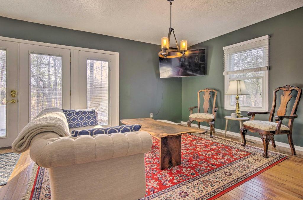 Mill Spring House | Blue Ridge Retreat with Mountain Views and Deck