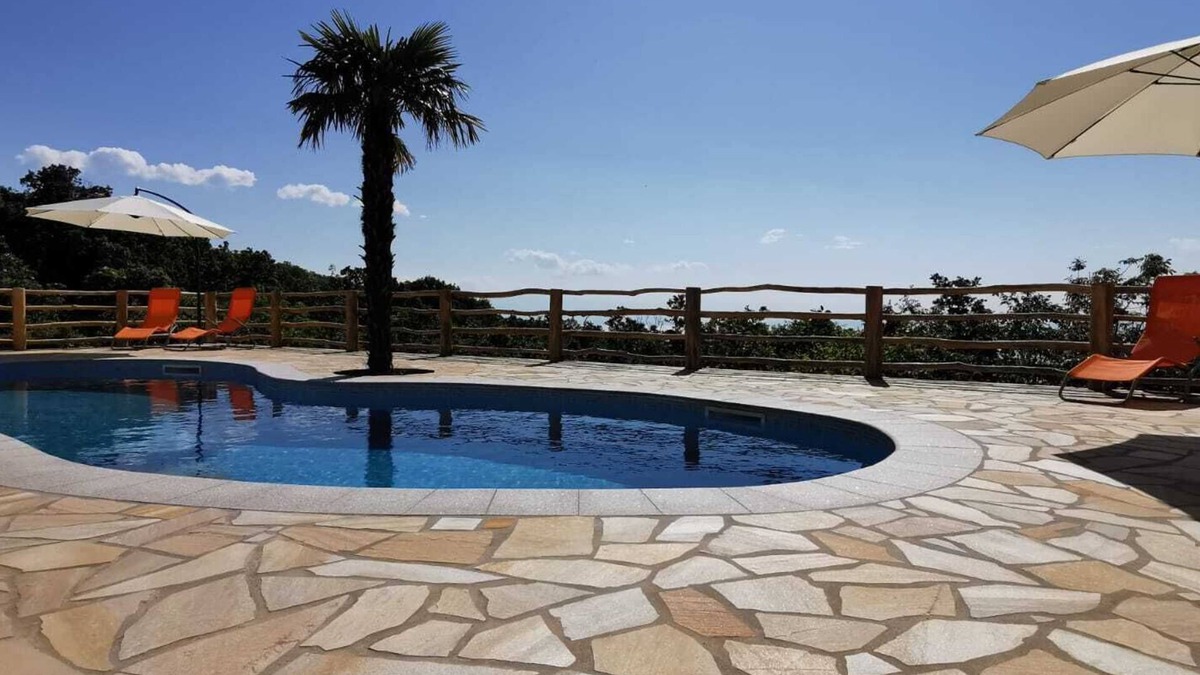 Moscenicka Draga Bed & Breakfast | Blue Room at Villa Bora Bed & Breakfast near Moscenicka Draga
