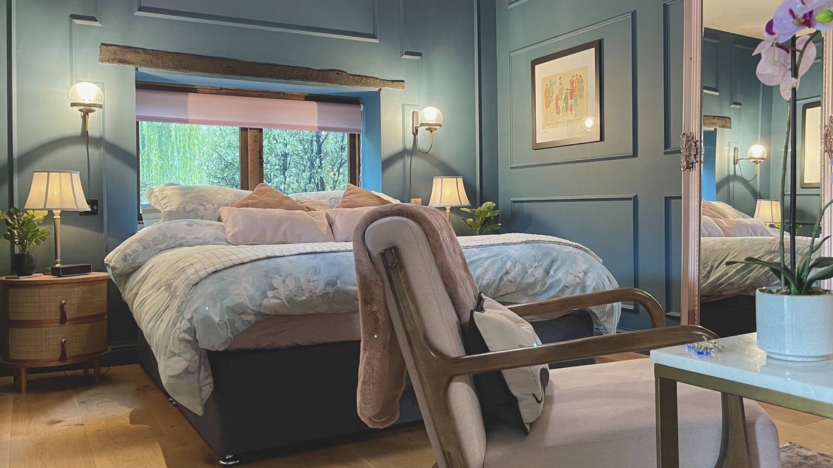 Westfield House | BLUE ROOM * * * * * Barn Stays