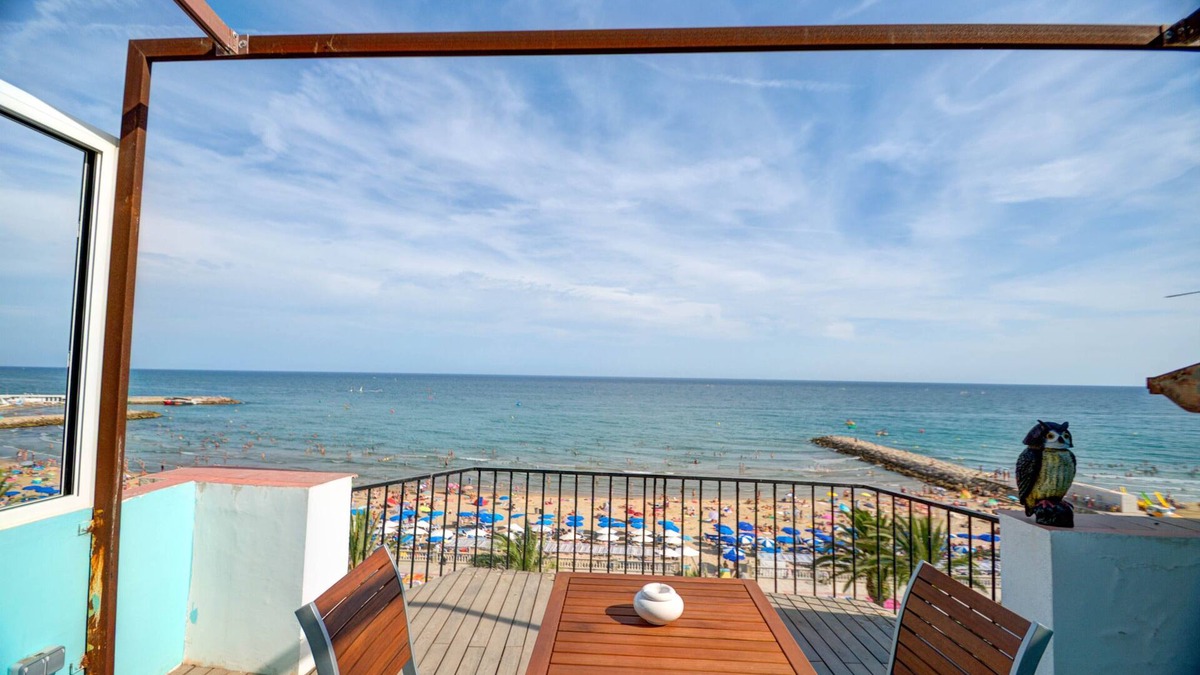Sitges Town Center Apartment | Blue sea front by Hello Homes Sitges