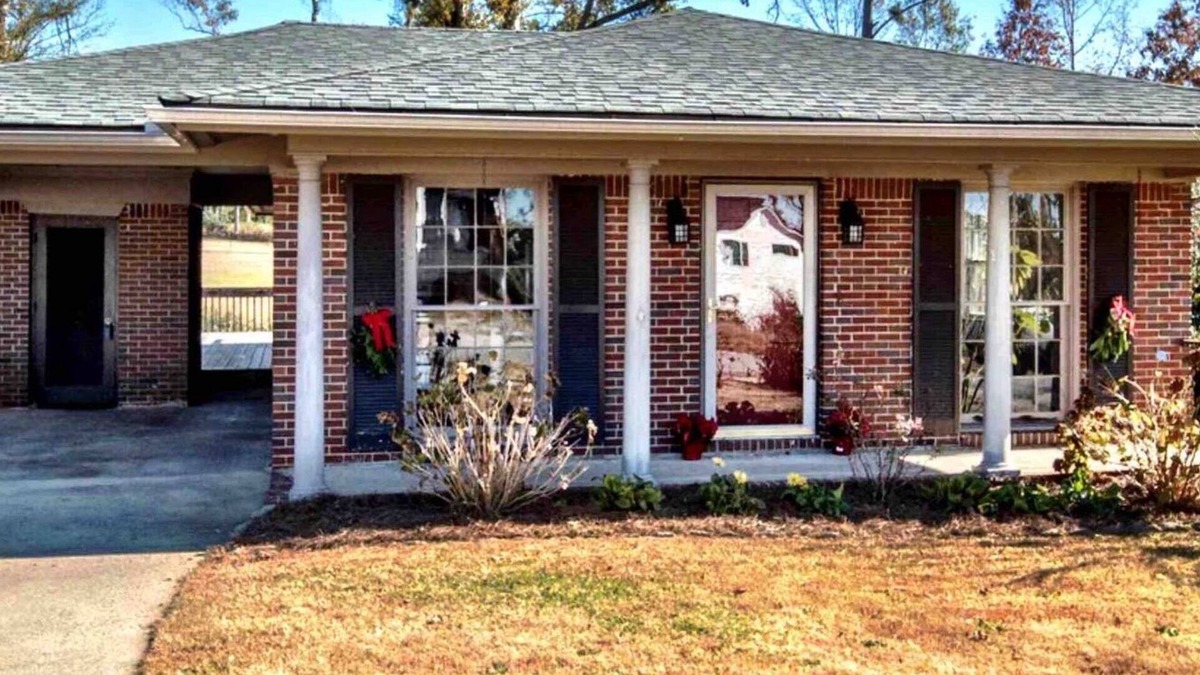 Newnan House | Blue Skies!