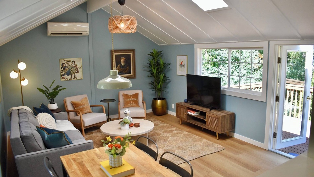 Greenbrae Cottage | Blue Sky Cottage! Freshly Renovated & Lovely with Gardens in Sunny Central Marin