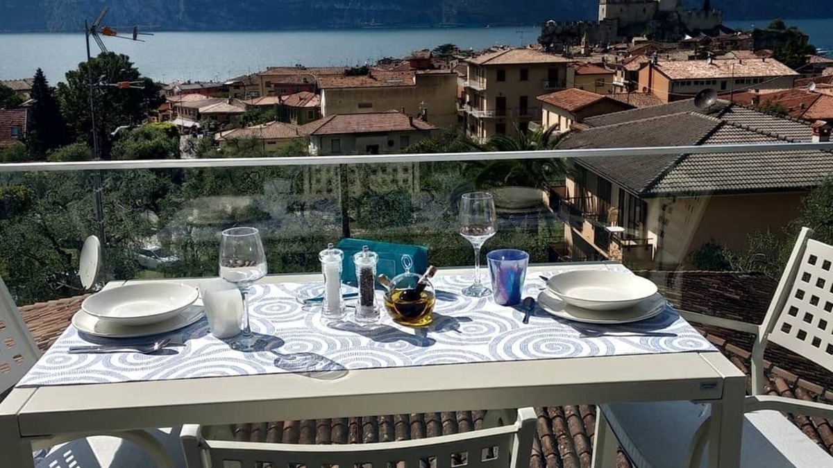 Malcesine Apartment | BLUE SKY SAPPHIRE APP. LAKE VIEW CIR:023045-LOC-00628 CIN: EN023045C2HTNJMTGL