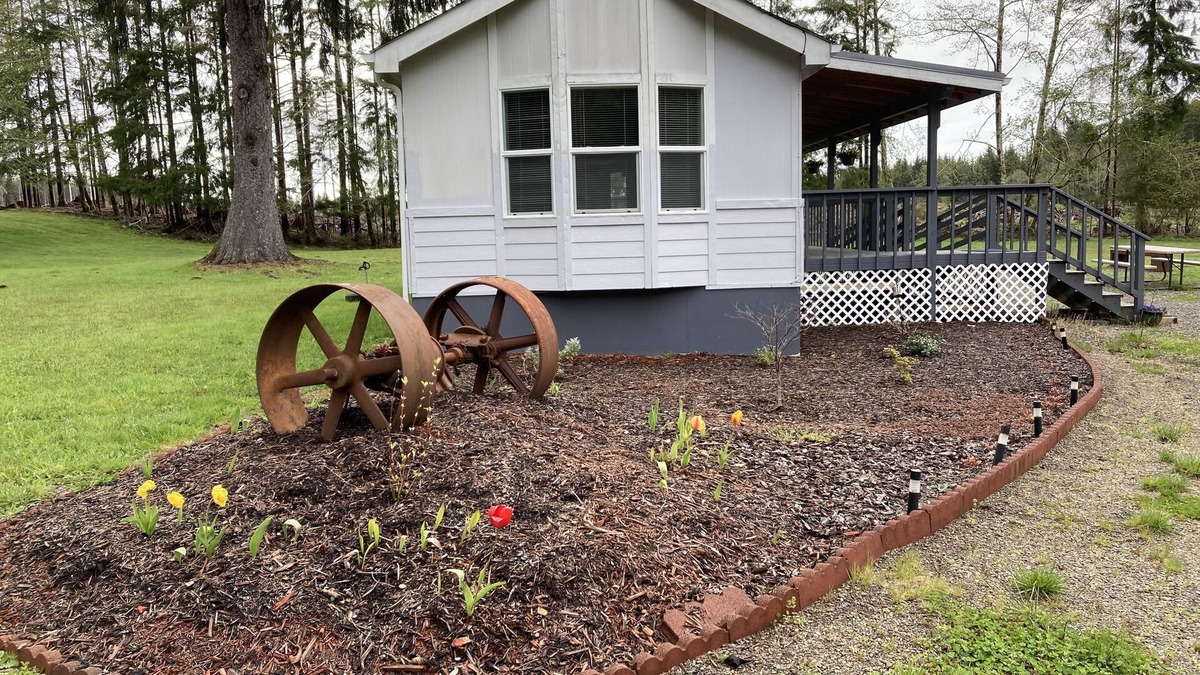 Forks House | Blue Spruce Meadow: Comfortable, Private, Cozy and just 7 miles from 2 beaches