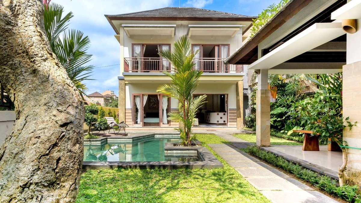Peliatan Villa | Blue Swing Villa with 3BR and Spacious Pool