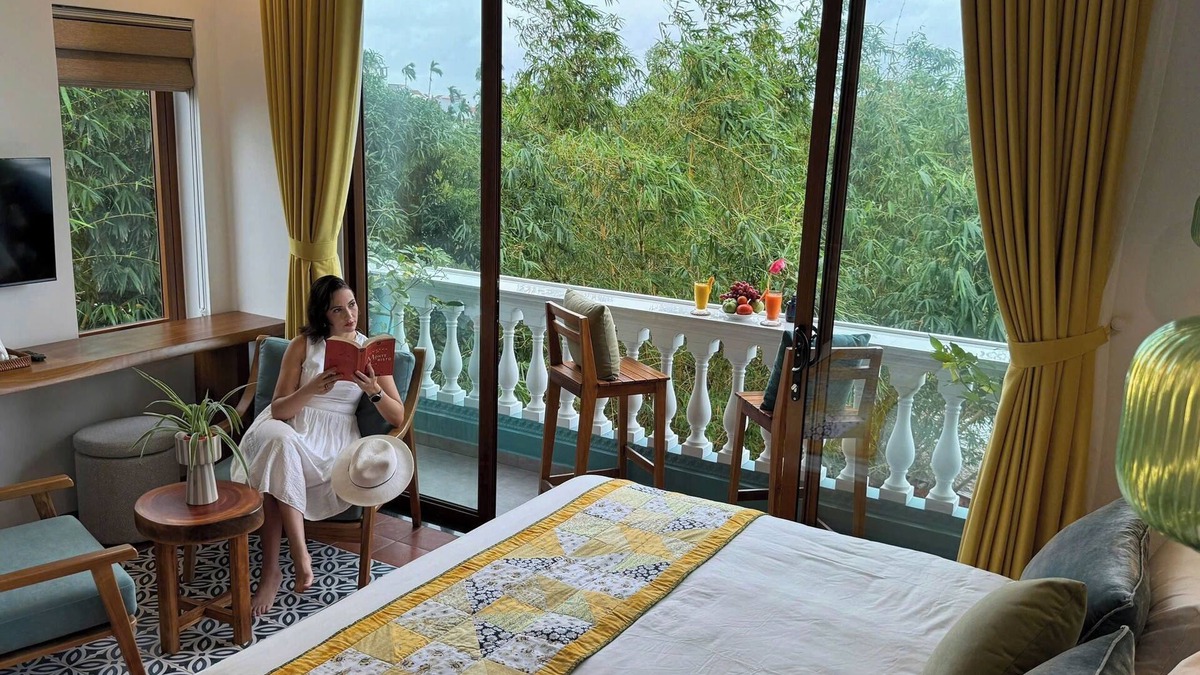 Cam Pho Bed & Breakfast | Blue Tropical House Hoi An
