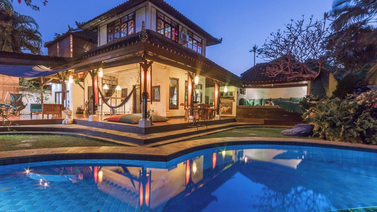 Central Seminyak Villa | Blue Villa - Atypical and authentic 4BR villa in Seminyak
