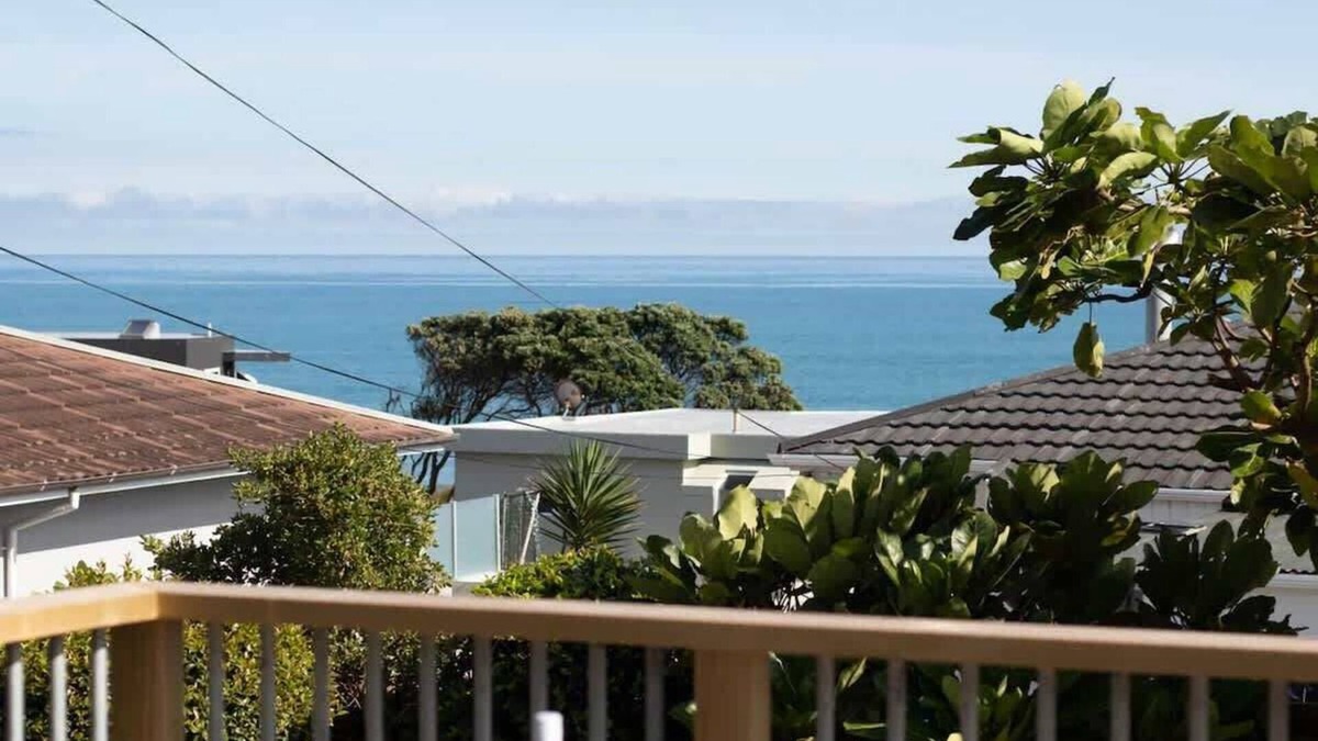 Rewa Cottage | Blue Water Cottage Near Beaches