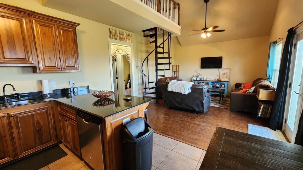 Grand Isle House | Blue Water Villa H - Beach Access - Island Realty