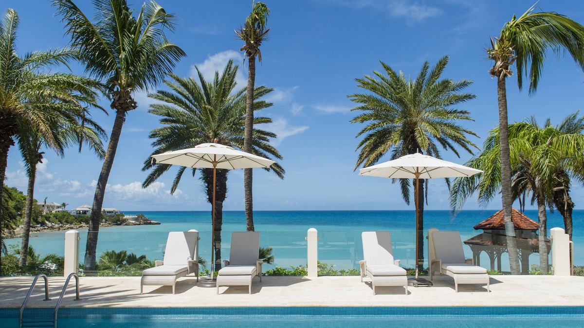 Dickenson Bay Hotel | Blue Waters Resort & Spa