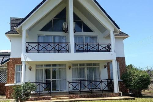 Galu Beach Villa | Blue Waters Villas