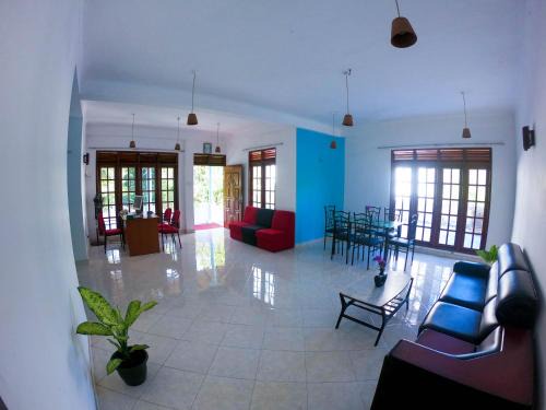 Nupe Bed & Breakfast | Blue Waves Madiha