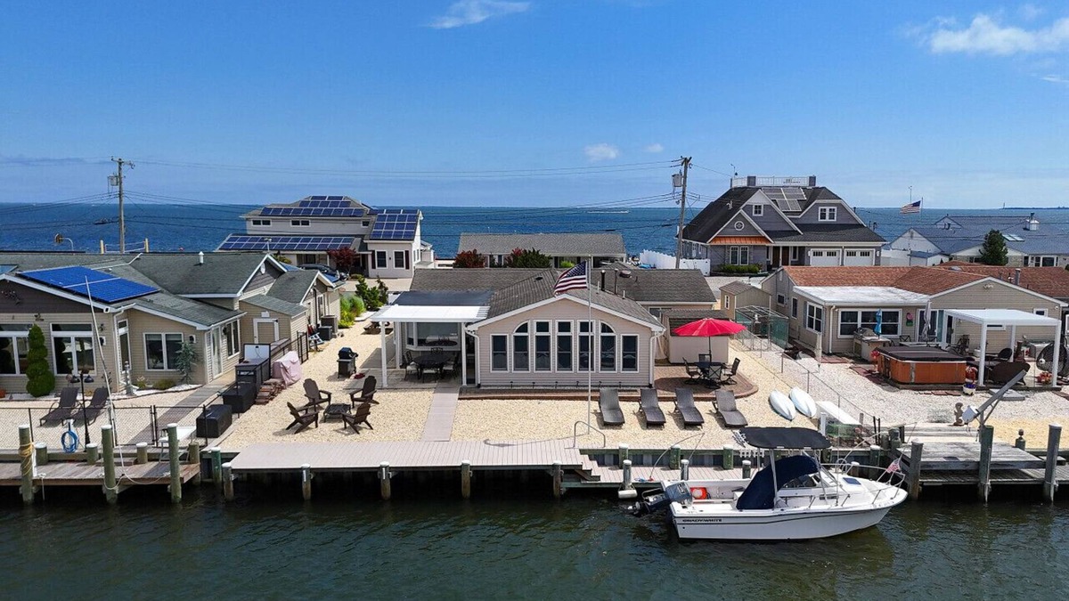 Waretown Apartment | Bluebeard Coastal Escape