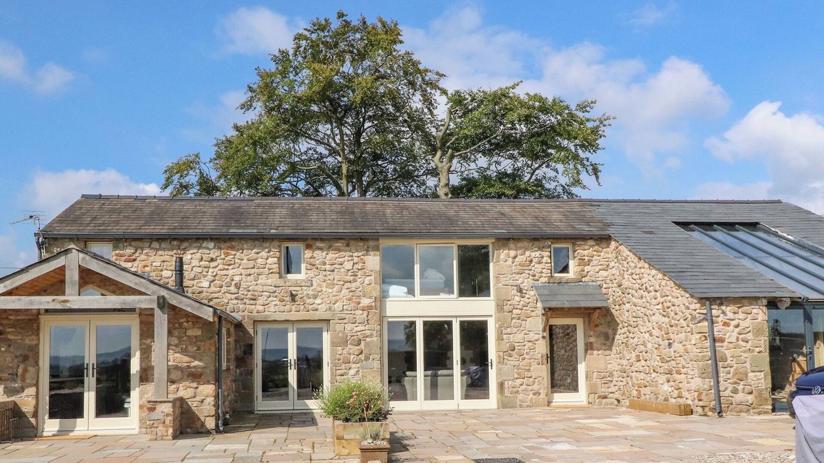 Preston Cottage | BLUEBELLS BARN, family friendly, luxury holiday cottage in Chipping