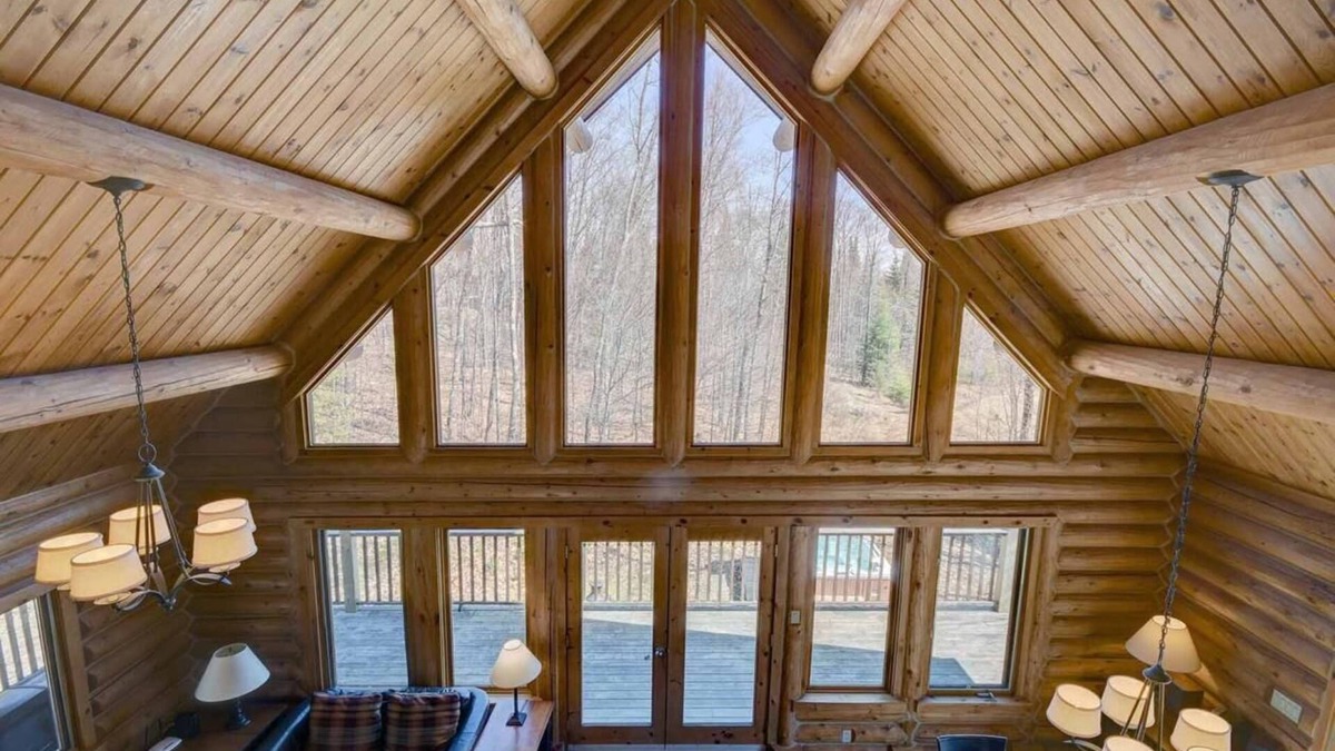 Labelle Ski Chalet | Blueberry Lake Resort Cottage - Lake - Pool- Tennis- Volleyball