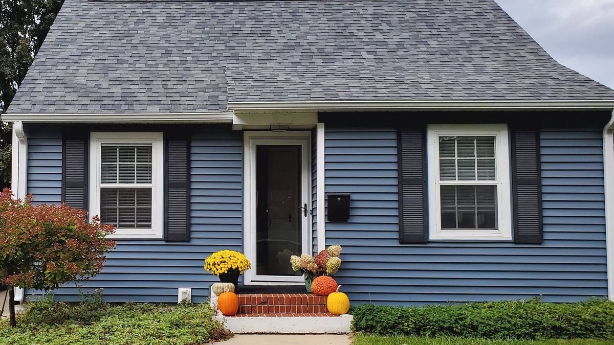 Kutzky Park House | Bluebird/Charming 2-bedroom, 1 bathroom house, 5 blocks to Mayo Clinic