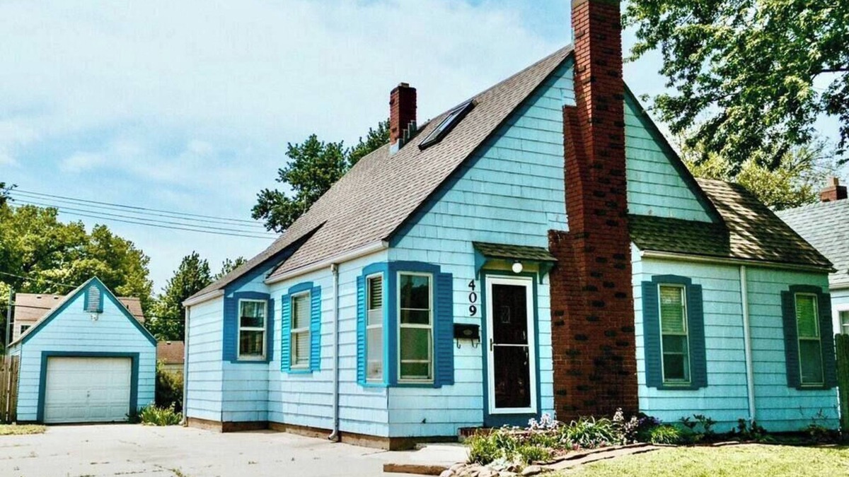 Hutchinson House | Bluebird Cottage, near fair
