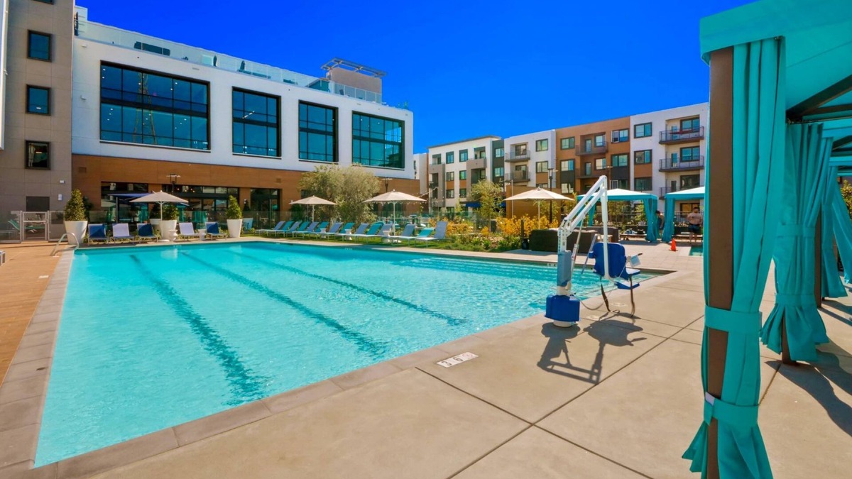Menlo Park Apartment | Bluebird Suites near Facebook HQ