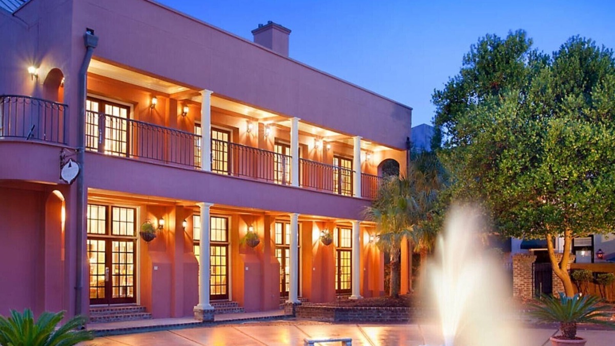 French Quarter Resort | Bluegreen's Lodge Alley Inn: Historic Charm, Modern Comfort, Top Location-Studio