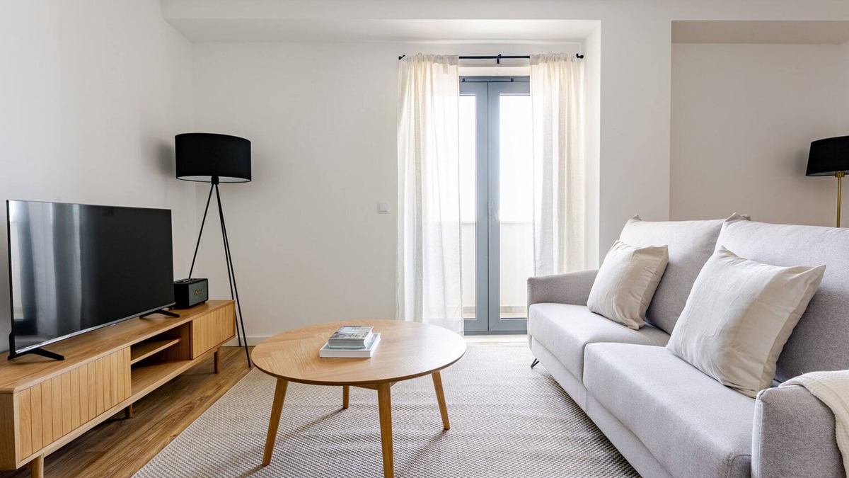 Falca Apartment | Blueground | Alvalade, balcony, nr Campo Pequeno