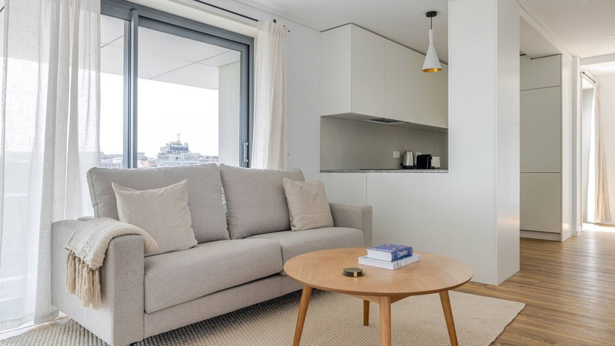 Falca Apartment | Blueground | Alvalade, terrace, nr Campo Pequeno