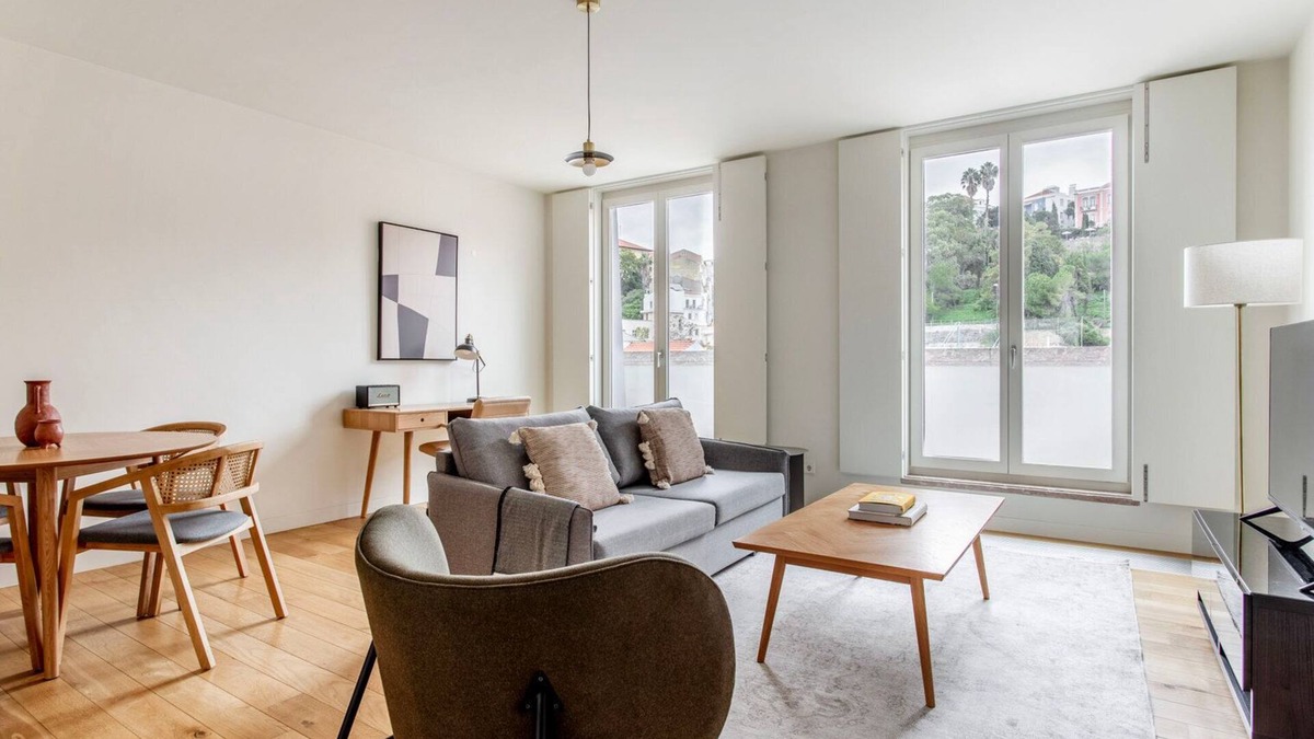 Sao Jose Apartment | Blueground | Avenida de Liberdade, pool & spa