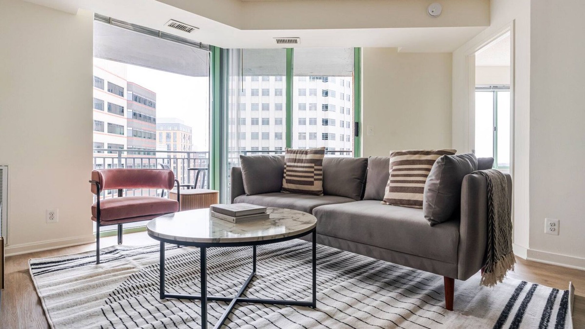 Ballston Apartment | Blueground | Ballston, pool & w/d, nr dining