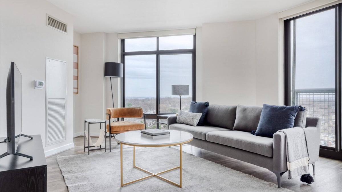 Ballston Apartment | Blueground | Ballston, pool, nr Arlington Cemetery