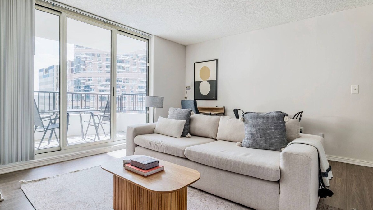 Ballston Apartment | Blueground | Ballston, pool, nr Arlington Cemetery