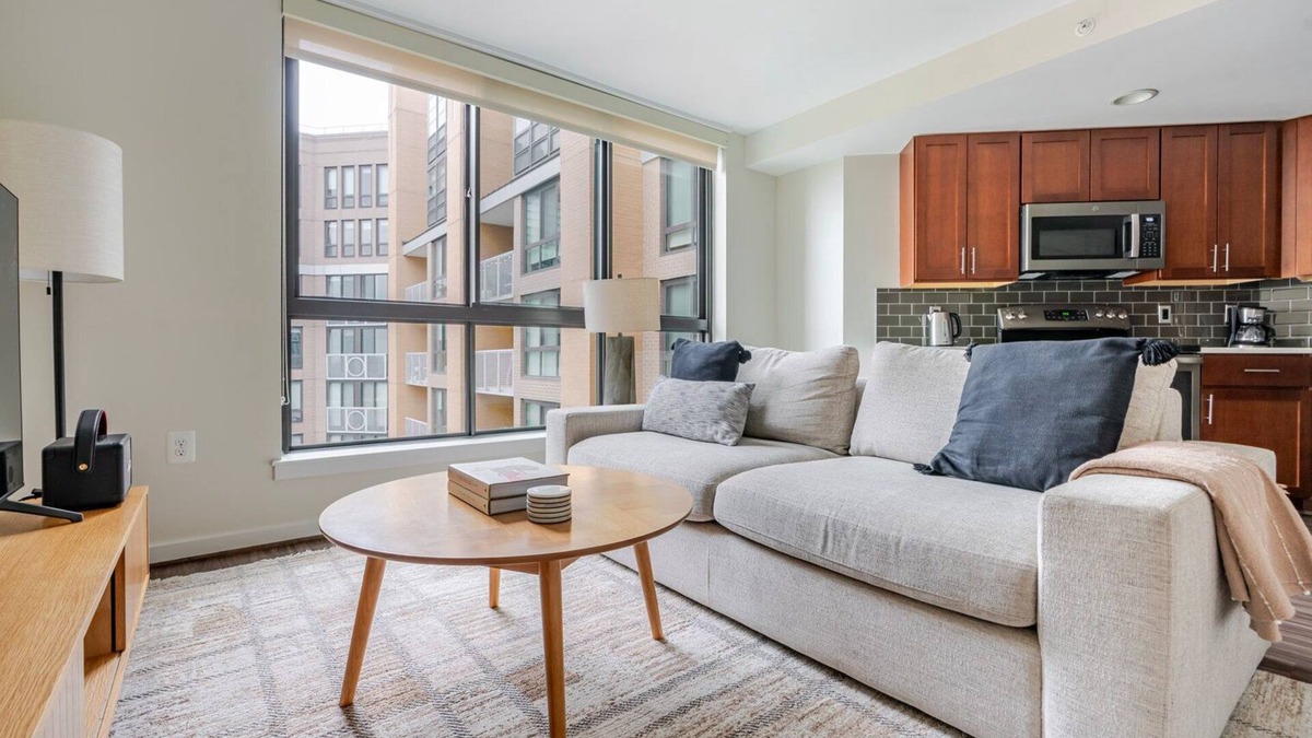 Ballston Apartment | Blueground | Ballston, pool, nr Arlington Cemetery