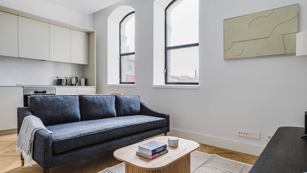 Falca Apartment | Blueground | Beato 1bd apartment