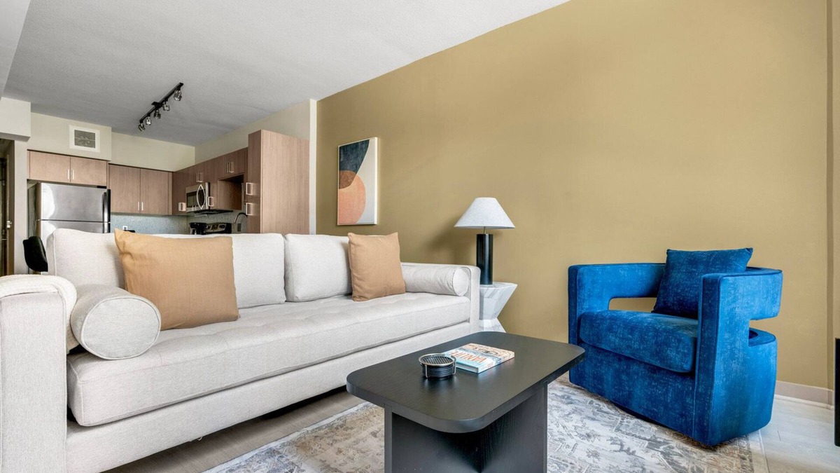 Crystal City Apartment | Blueground | Crystal City, rooftop, nr Pentagon