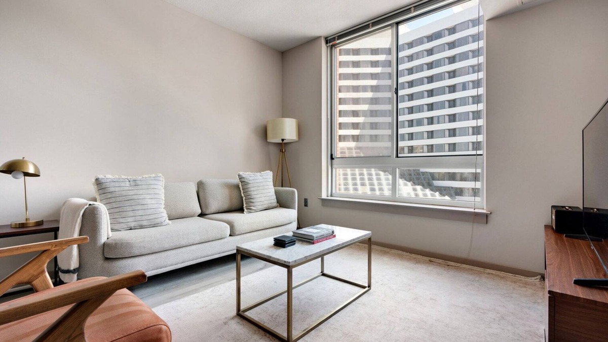 Crystal City Apartment | Blueground | Crystal City, rooftop, nr Potomac River