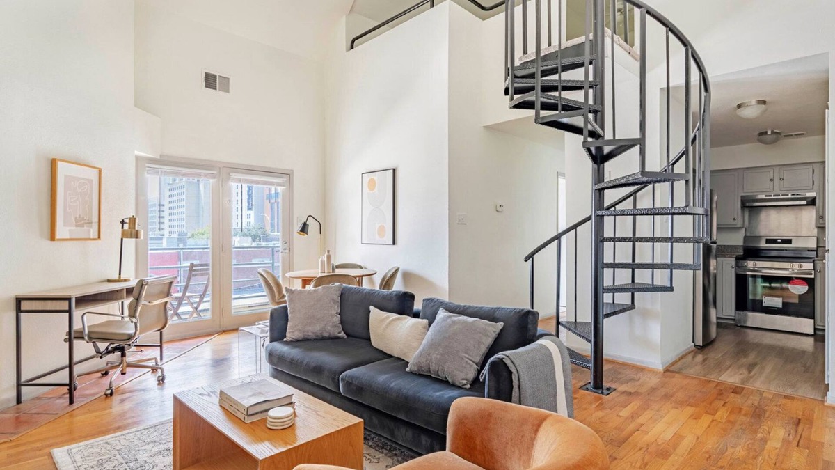 Waller Creek District Apartment | Blueground | Downtown Austin, pool, nr Congress Ave