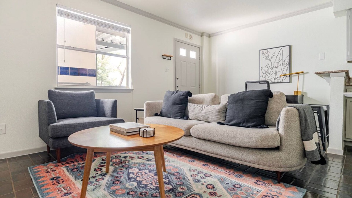 Waller Creek District Apartment | Blueground | Downtown Austin, pool, nr Congress