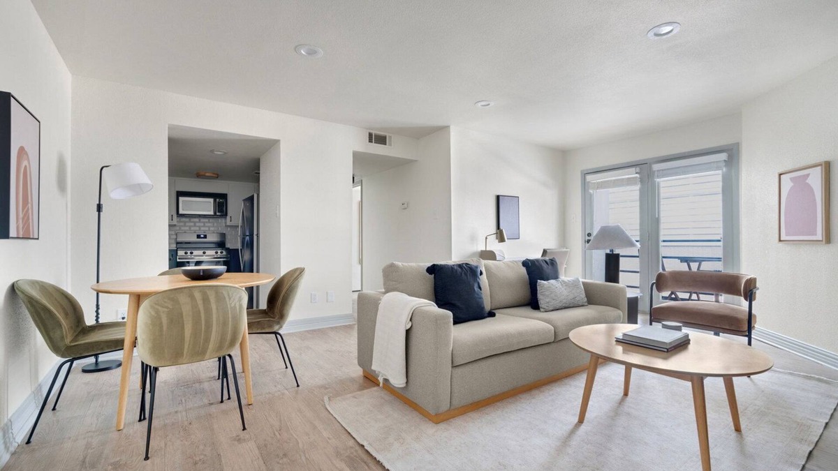 Waller Creek District Apartment | Blueground | Downtown Austin, pool, nr Texas State Capitol