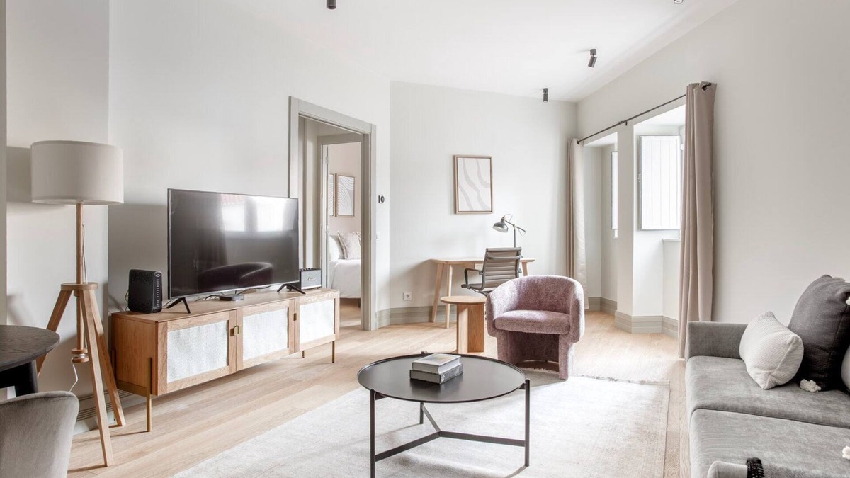 Santa Isabel Apartment | Blueground | Estrela, kitchen & furniture