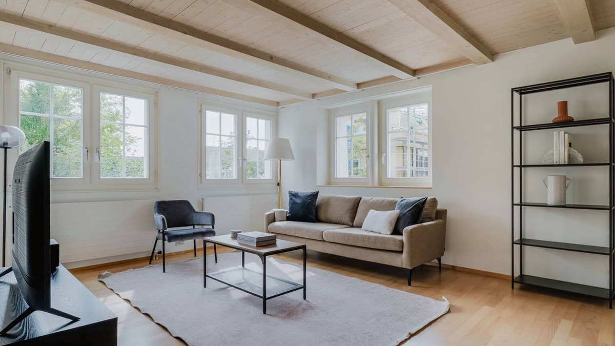 Oberstrass Apartment | Blueground | Fluntern, private w/d, walk to market