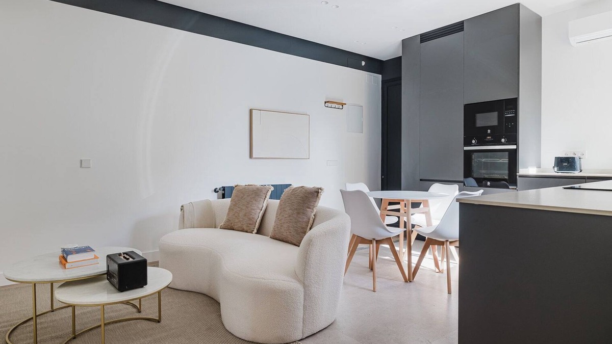 Goya Apartment | Blueground | Goya 1bd apartment