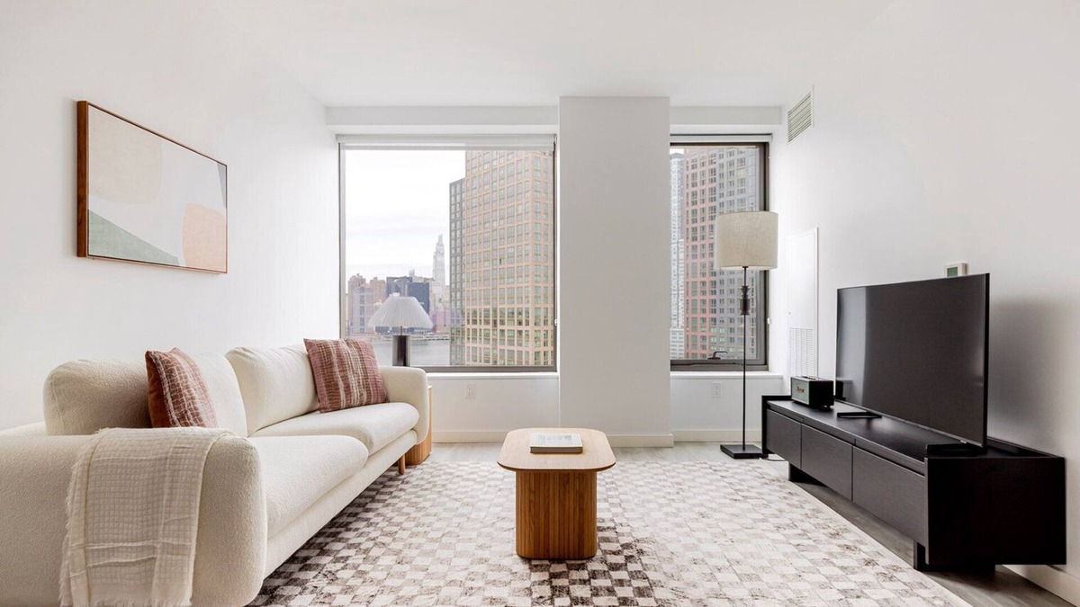 Greenpoint Apartment | Blueground | Greenpoint, pool & w/d, nr park